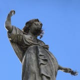 Gammal staty i den Recoleta kyrkogården. royaltyfria foton Gammal staty i den Recoleta kyrkogården. royaltyfria foton