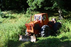 Gammal traktor royaltyfri bild Gammal traktor royaltyfri bild