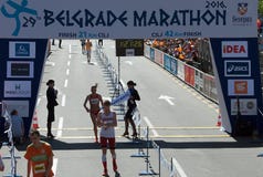 Ganador del medio maratón para la mujer fotos de archivo libres de regalías Ganador del medio maratón para la mujer fotos de archivo libres de regalías