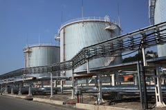 Gas & Oil Fuel Storage Tanks Royalty Free Stock Images Gas & Oil Fuel Storage Tanks Royalty Free Stock Images