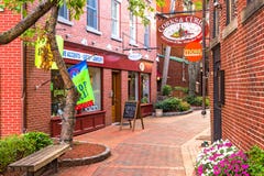 Gasse und Shops Portsmouth New Hampshire lizenzfreie stockbilder Gasse und Shops Portsmouth New Hampshire lizenzfreie stockbilder