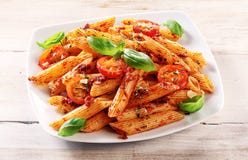 Gastronomisch Smakelijk Italiaans Penne Pasta op een Plaat Royalty-vrije Stock Foto's Gastronomisch Smakelijk Italiaans Penne Pasta op een Plaat Royalty-vrije Stock Foto's