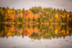 GATENAU QUEBEC/KANADA - OKTOBER 21 2017: HÖSTSIKT PÅ OTTAW arkivbild GATENAU QUEBEC/KANADA - OKTOBER 21 2017: HÖSTSIKT PÅ OTTAW arkivbild