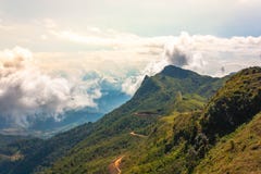 Gebirgs- und Wolkenphasengeruch Chiang Rai lizenzfreies stockfoto Gebirgs- und Wolkenphasengeruch Chiang Rai lizenzfreies stockfoto