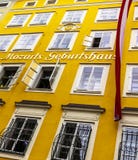 Geboorteplaats van de beroemde componist Wolfgang Amadeus Mozart in Salzburg, Oostenrijk Royalty-vrije Stock Afbeelding Geboorteplaats van de beroemde componist Wolfgang Amadeus Mozart in Salzburg, Oostenrijk Royalty-vrije Stock Afbeelding
