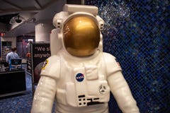 Gedeeltelijke mening van astronaut in NASA-opslag in Orlando International Airport stock fotografie Gedeeltelijke mening van astronaut in NASA-opslag in Orlando International Airport stock fotografie
