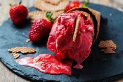 Gelado da morango imagem de stock Gelado da morango imagem de stock