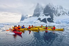 Gelo antártico que Kayaking fotos de stock Gelo antártico que Kayaking fotos de stock