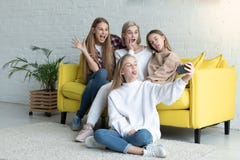 lesbiennes likken lesbiennes