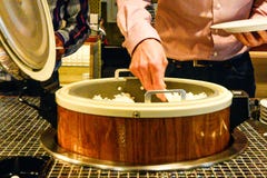 Gemengd Aziatisch voedsel bij het restaurant buffé royalty-vrije stock foto's Gemengd Aziatisch voedsel bij het restaurant buffé royalty-vrije stock foto's