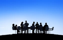 Gente di affari di discussione della siluetta di riunione di comunicazione Fotografie Stock Gente di affari di discussione della siluetta di riunione di comunicazione Fotografie Stock