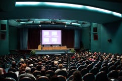 Gente en conferencia