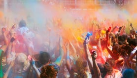 Gente en el festival de los colores Holi Barcelona imagen de archivo libre de regalías Gente en el festival de los colores Holi Barcelona imagen de archivo libre de regalías