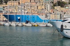 genua Oude haven en de gebouwen stock fotografie genua Oude haven en de gebouwen stock fotografie