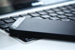 Gerättechnologie. Telefon- und Laptoptastatur