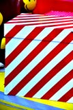 Geschenkboxballonstern Weihnachtsbaum Flitter der Nahaufnahme roter stockbild Geschenkboxballonstern Weihnachtsbaum Flitter der Nahaufnahme roter stockbild