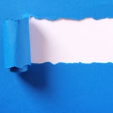 Gescheurd blauw document van de achtergrond strookkrantekop wit kadervierkant royalty-vrije stock afbeelding Gescheurd blauw document van de achtergrond strookkrantekop wit kadervierkant royalty-vrije stock afbeelding