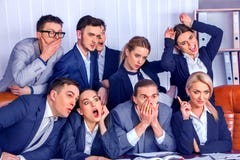 Geschäftsleute Büro Teamleute sind mit ihrem Führer unglücklich Stockfoto Geschäftsleute Büro Teamleute sind mit ihrem Führer unglücklich Stockfoto