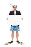 Geschäftsmann mit einer Schnorchel, die eine Fahne hält lizenzfreies stockbild Geschäftsmann mit einer Schnorchel, die eine Fahne hält lizenzfreies stockbild