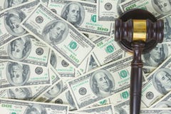 Gesetzeshammer und Euro-Geld Stockbild Gesetzeshammer und Euro-Geld Stockbild