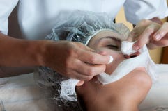 Gesichtsbehandlung lizenzfreie stockfotos Gesichtsbehandlung lizenzfreie stockfotos