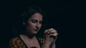 gest ręką bóg ja target42_1_ kobieta zbiory wideo gest ręką bóg ja target42_1_ kobieta zbiory wideo