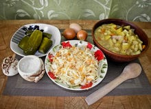 Gesunde geschmackvolle Nahrung, gedämpfte Kartoffeln vom Ofen und ein Imbiss stockbilder Gesunde geschmackvolle Nahrung, gedämpfte Kartoffeln vom Ofen und ein Imbiss stockbilder