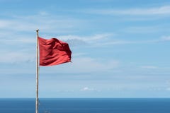 Gevaars Rode Vlag royalty-vrije stock afbeelding Gevaars Rode Vlag royalty-vrije stock afbeelding