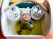 Gewürz-Satz und Olive Oil stockfotografie Gewürz-Satz und Olive Oil stockfotografie
