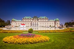 Giardino del palazzo del belvedere a Vienna, Austria immagine stock libera da diritti Giardino del palazzo del belvedere a Vienna, Austria immagine stock libera da diritti