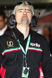 Gigi Dall ' Igna che lavora alla fabbrica 1000 di Aprilia RSV4 con Aprilia che corre Team Superbike WSBK immagini stock libere da diritti Gigi Dall ' Igna che lavora alla fabbrica 1000 di Aprilia RSV4 con Aprilia che corre Team Superbike WSBK immagini stock libere da diritti