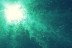 Gisement d'étoile d'univers dans l'espace lointain avec la nébuleuse beaucoup d'années lumière loin de la terre Fond coloré rendu Image stock Gisement d'étoile d'univers dans l'espace lointain avec la nébuleuse beaucoup d'années lumière loin de la terre Fond coloré rendu Image stock