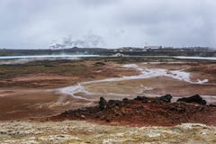 Gisement géothermique de Gunnuhver, centrale géothermique de Reykjanes, Islande image stock Gisement géothermique de Gunnuhver, centrale géothermique de Reykjanes, Islande image stock