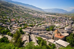 Gjirokaster - stad van zilveren daken, Albanië stock afbeeldingen Gjirokaster - stad van zilveren daken, Albanië stock afbeeldingen