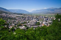 Gjirokaster - stad van zilveren daken, Albanië stock foto's Gjirokaster - stad van zilveren daken, Albanië stock foto's
