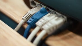 Glidning av parallaxvideoen av nätverkskontaktdon i litet kontor Glidning av parallaxvideoen av nätverkskontaktdon i litet kontor