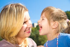 Glückliche Familie lizenzfreies stockfoto Glückliche Familie lizenzfreies stockfoto