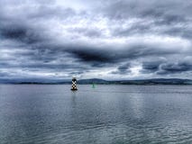 Godere della vista del fiume Clyde immagini stock Godere della vista del fiume Clyde immagini stock