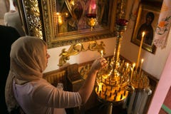 GOMEL, WIT-RUSLAND - September 23, 2017: De Kerk van de Heilige Grote Martelaar George Zegevierend Het binnenland van de kerk Royalty-vrije Stock Fotografie GOMEL, WIT-RUSLAND - September 23, 2017: De Kerk van de Heilige Grote Martelaar George Zegevierend Het binnenland van de kerk Royalty-vrije Stock Fotografie