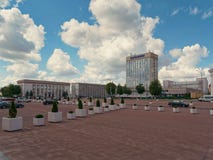 GOMEL, БЕЛАРУСЬ - 15-ОЕ МАЯ 2019: Квадрат Ленин Театр и почтовое отделение стоковое фото rf GOMEL, БЕЛАРУСЬ - 15-ОЕ МАЯ 2019: Квадрат Ленин Театр и почтовое отделение стоковое фото rf