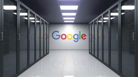Google-Logo auf der Wand des Serverraumes Redaktionelle Animation 3D Google-Logo auf der Wand des Serverraumes Redaktionelle Animation 3D