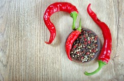 gorzkie opakowaniu pepper gorzki pieprz i mikstura pieprze Kopii przestrzenie Odgórny widok zdjęcia royalty free gorzkie opakowaniu pepper gorzki pieprz i mikstura pieprze Kopii przestrzenie Odgórny widok zdjęcia royalty free