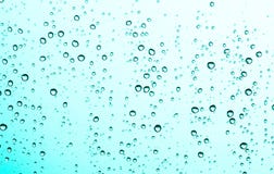 Gota del agua sobre el vidrio imágenes de archivo libres de regalías Gota del agua sobre el vidrio imágenes de archivo libres de regalías