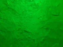 Gotas de borbulhagem da água com máscaras do verde, textura imagens de stock royalty free Gotas de borbulhagem da água com máscaras do verde, textura imagens de stock royalty free