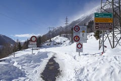 Gotthard - дорога закрытая в зиме стоковая фотография Gotthard - дорога закрытая в зиме стоковая фотография