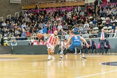 Gra między Morabanc Andorra BC i Crvena Zvezda MTS Belgrado fotografia stock Gra między Morabanc Andorra BC i Crvena Zvezda MTS Belgrado fotografia stock