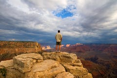 grand canyon wycieczkowicza szczyt fotografia stock grand canyon wycieczkowicza szczyt fotografia stock