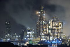 Grande raffineria di petrolio immagini stock Grande raffineria di petrolio immagini stock