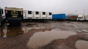Grandi camion in una fila fotografie stock Grandi camion in una fila fotografie stock