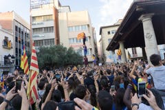 Granollers, Καταλωνία, Ισπανία, στις 3 Οκτωβρίου 2017: paceful άνθρωποι στη διαμαρτυρία στοκ εικόνα με δικαίωμα ελεύθερης χρήσης Granollers, Καταλωνία, Ισπανία, στις 3 Οκτωβρίου 2017: paceful άνθρωποι στη διαμαρτυρία στοκ εικόνα με δικαίωμα ελεύθερης χρήσης